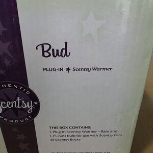 Scentsy Bud Plug-In Warmer - Purple and White
